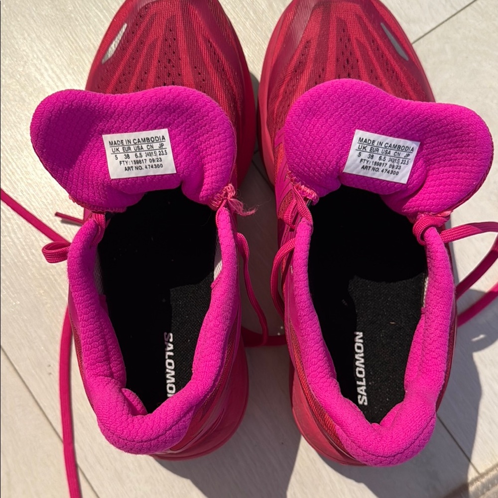 Running shoes - Picture 4 of 5